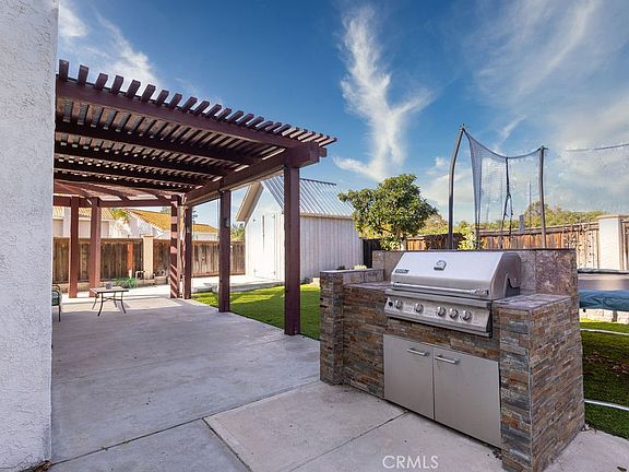 3rd image of 39779 Oak Cliff Dr