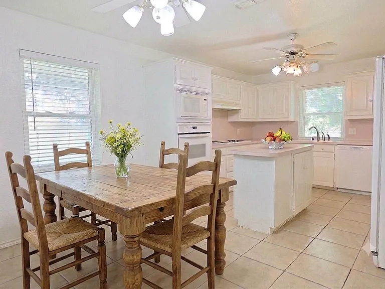 2550 W Lucas Rd — Photo 2