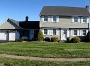 416 Old Reservoir Rd, Wethersfield, CT 06109