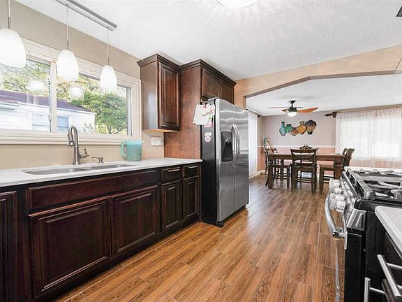 4th image of 322 Skylark Dr