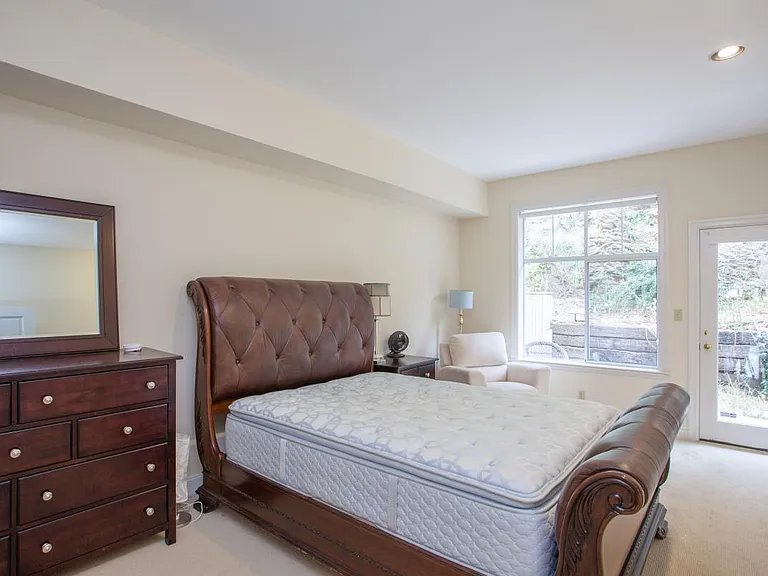 876 Castro St — Photo 25