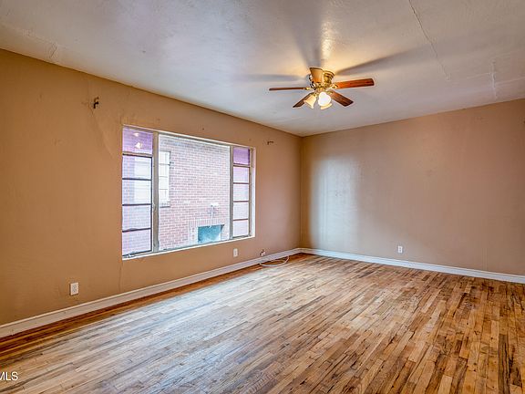 3rd image of 1707 N Stanton St #8