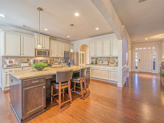 5th image of 5111 Forest Knoll Ct