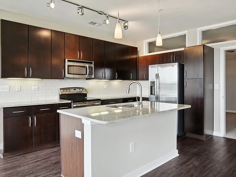 Cole Apartments — Photo 27