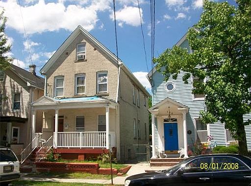 2nd image of 123 1st St