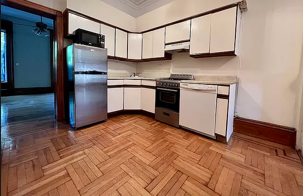 Rented by Silver Line Realty Group NY LLC | media 7