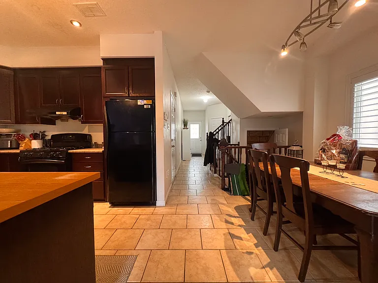 648 Winterberry Ave — Photo 5