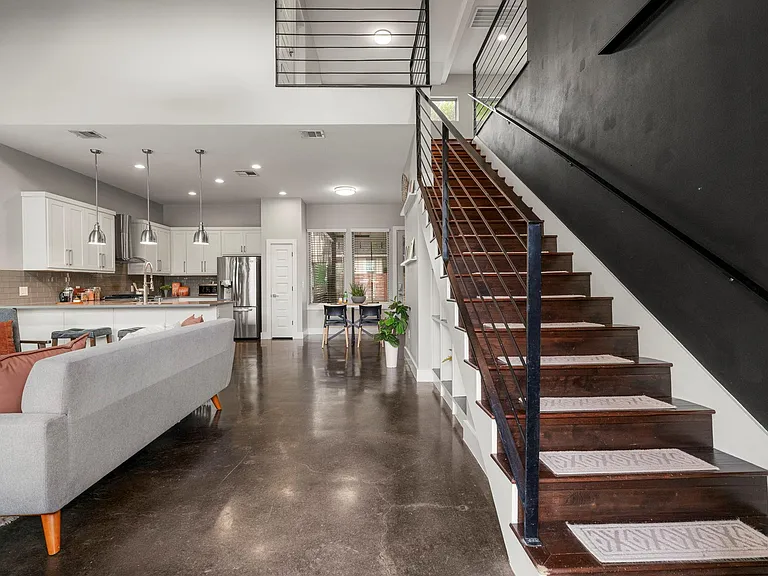 5204 Samuel Huston Ave — Photo 5