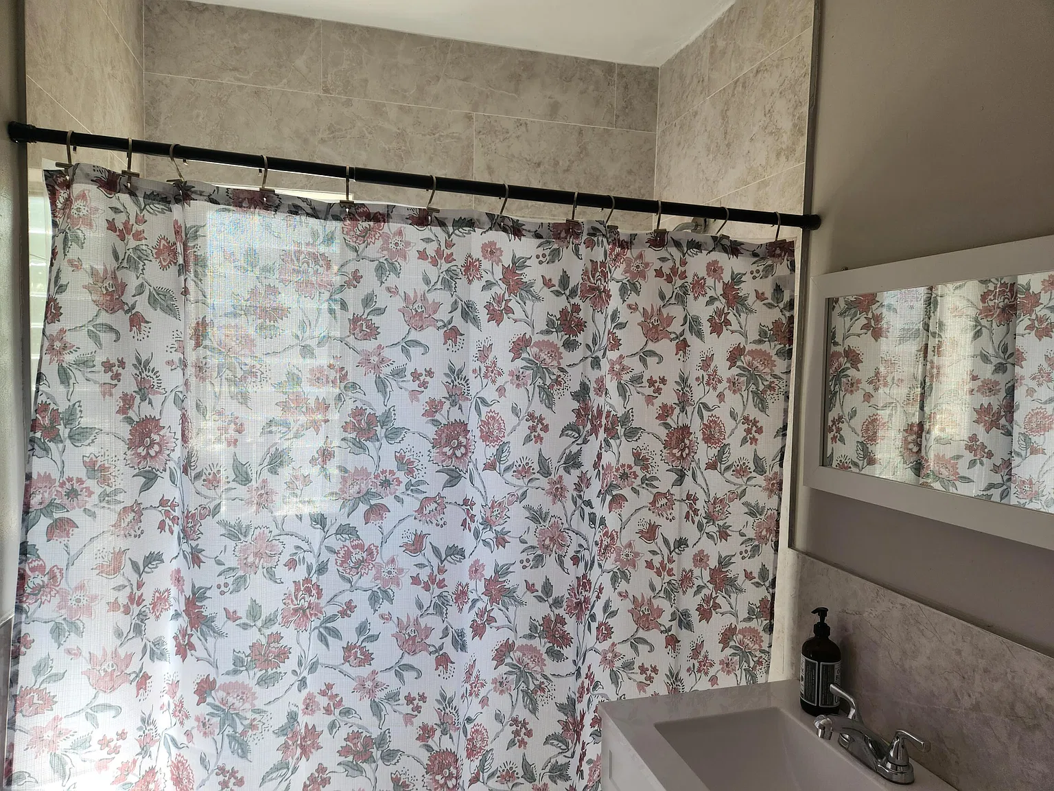 2 bed, 1.0 bath, 1332 sqft, $2,000 — Photo 4