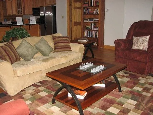 3 bed, 1950 sqft, $2,900 — Photo 3