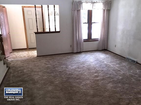 Living room to foyer view