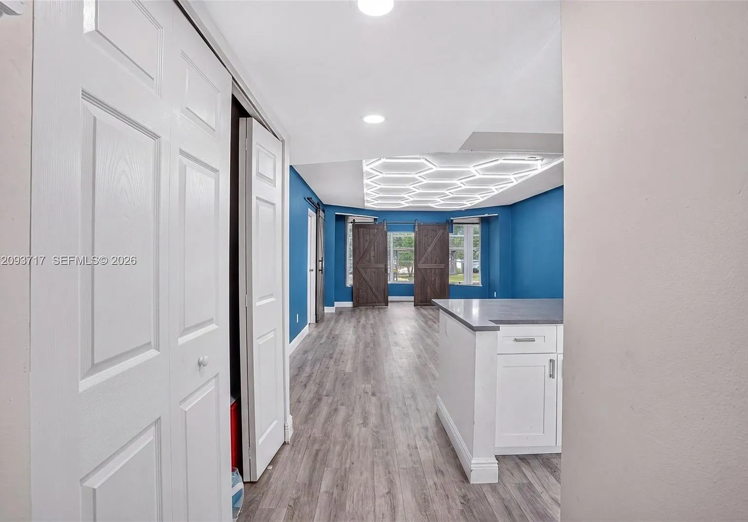 Sands Point Condominium I — Photo 4