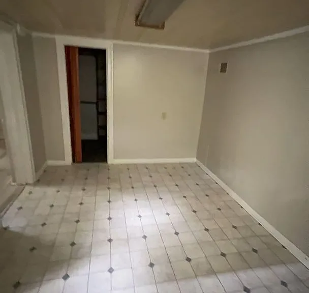 1901 Dellwood Ave — Photo 6