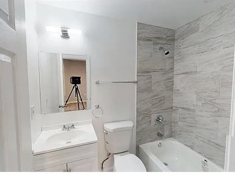 3228 Hiatt Pl NW #2 — Photo 9