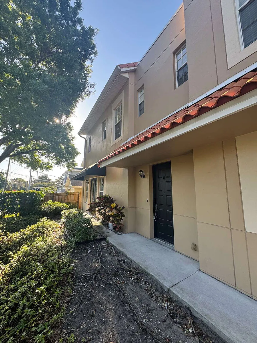 Building Photo - 3210 W Horatio St #1