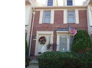 802 Saratoga Ct, Marlton, NJ 08053