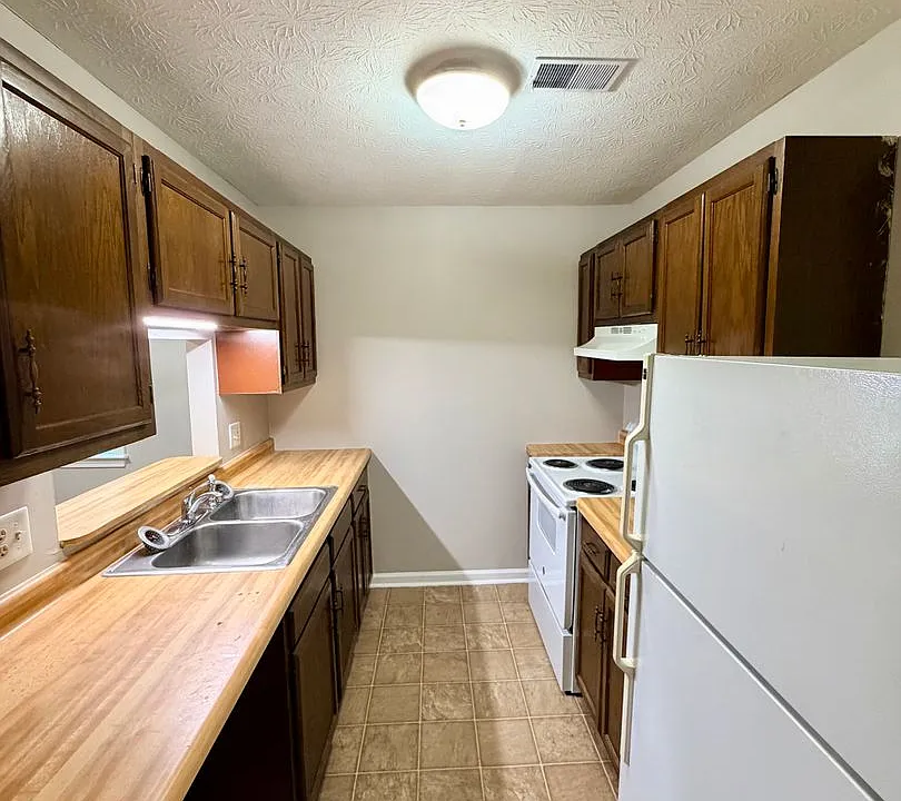 130 Macey Blvd #1