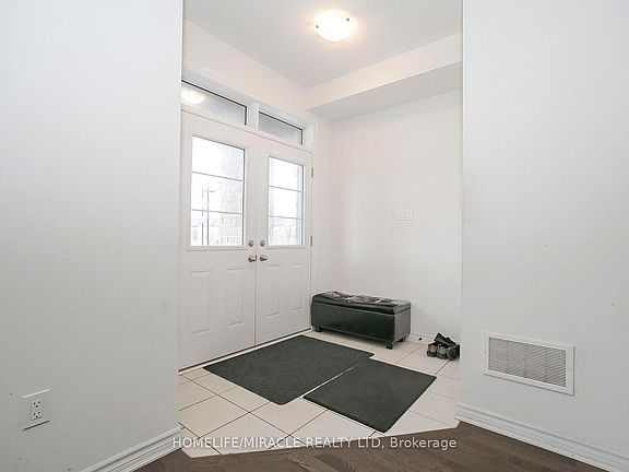 4th image of 22 Madawaska Rd