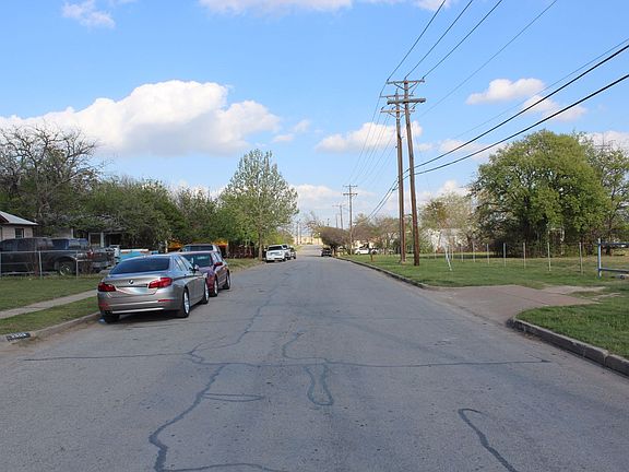 5th image of 2501 NE 30th St