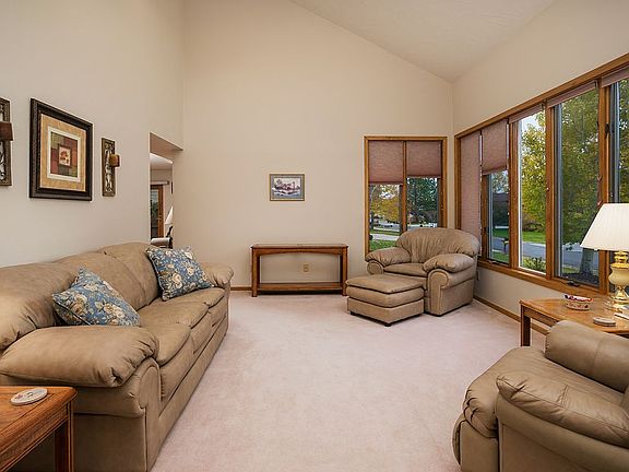 3rd image of 4447 Toyon Dr