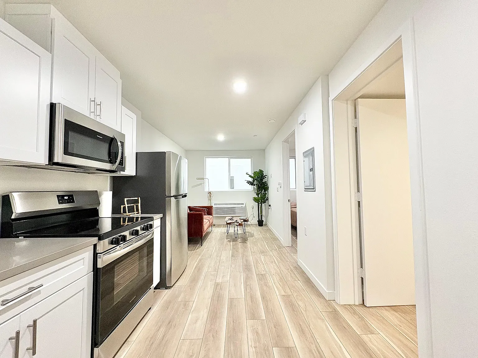 1 bed, 450 sqft, $1,865 — Photo 2