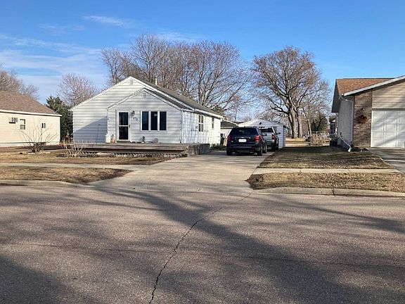 2nd image of 679 2nd Ave