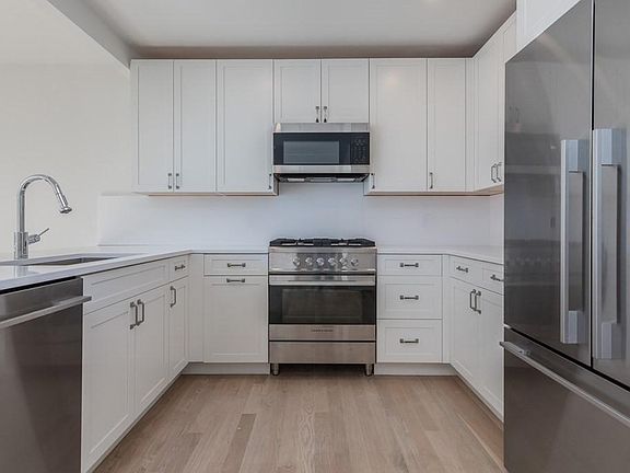 5th image of 567 Columbus Ave #1