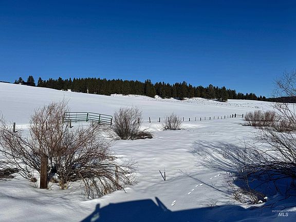 5th image of High Valley Rd