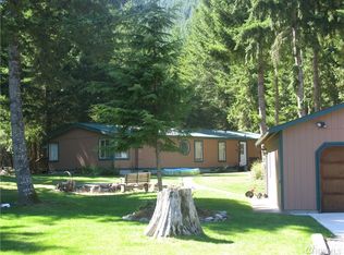16818 Alpine Dr E, Enumclaw, WA 98022