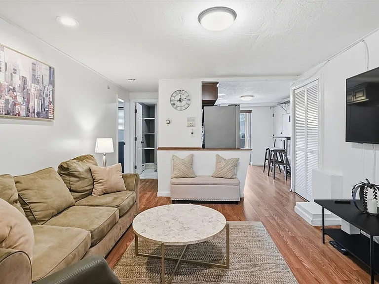 1722 Commonwealth Ave #1 — Photo 7