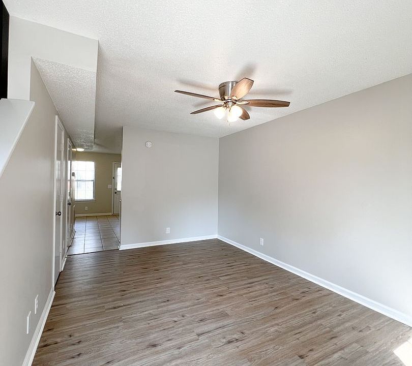 1st image of 115 Ballygar St APT 6