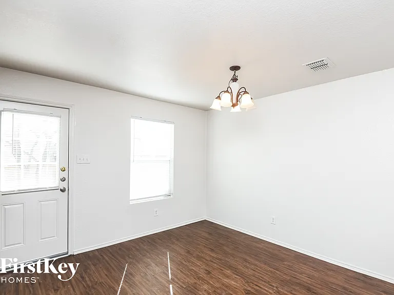 6624 Meadow Way Ln — Photo 5