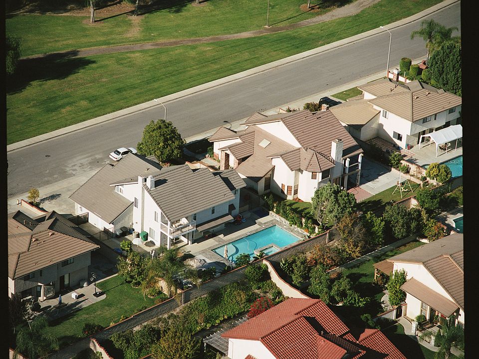 2nd image of 860 N San Miguel Rd