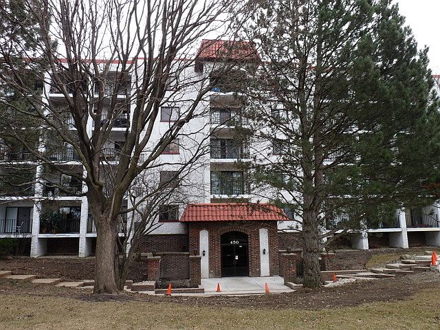 1st image of 450 Plum Creek Dr APT 203