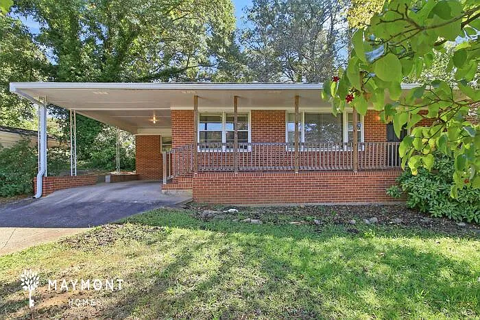 3 bed, 1.5 bath, 1316 sqft, $1,695 — Photo 1