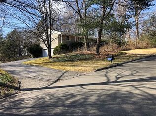 1 Grey Hollow Rd, Norwalk, CT 06850