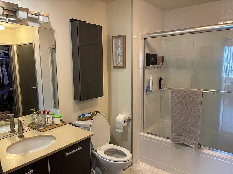 645 W 9th St #432 — Photo 8