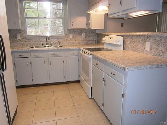 4th image of 8080 Malibu Cir