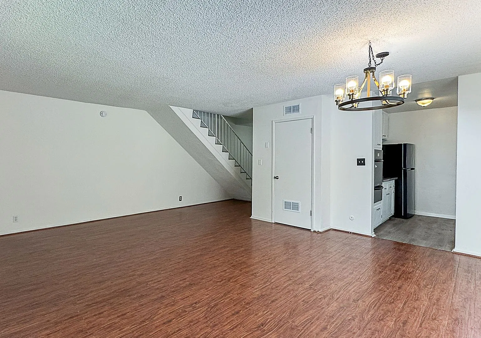 10381 Almayo Ave — Photo 1