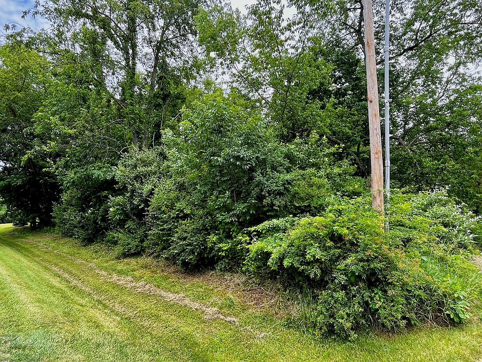 2nd image of 449 Ridgeland Cir