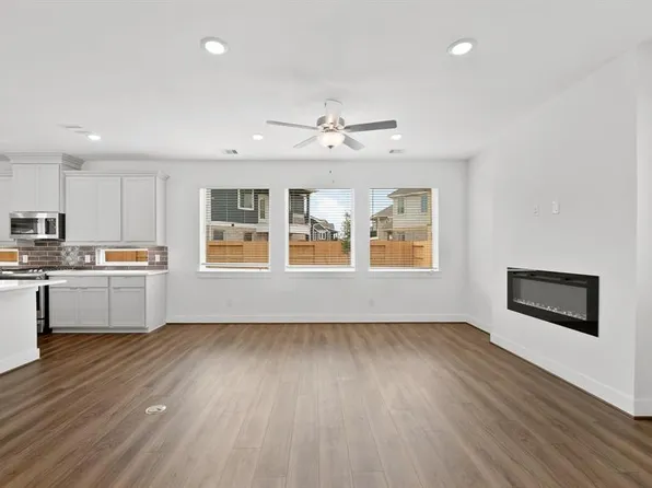 10015 Rosette Drive, Iowa Colony, TX 77583