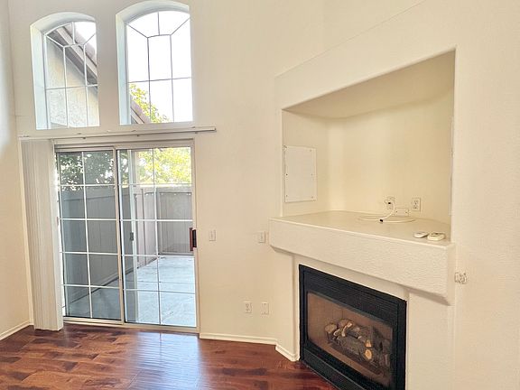 5th image of 10118-106 Wateridge Cir