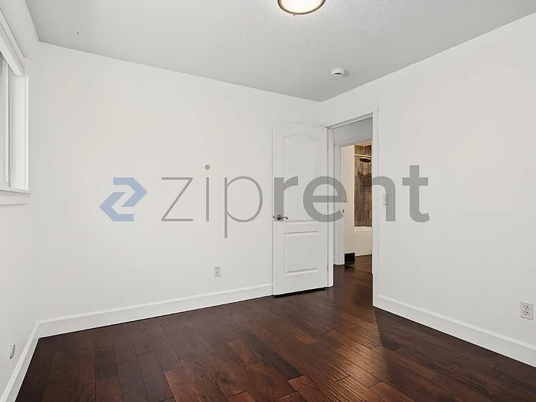 2478 NW Savier St #5 — Photo 13