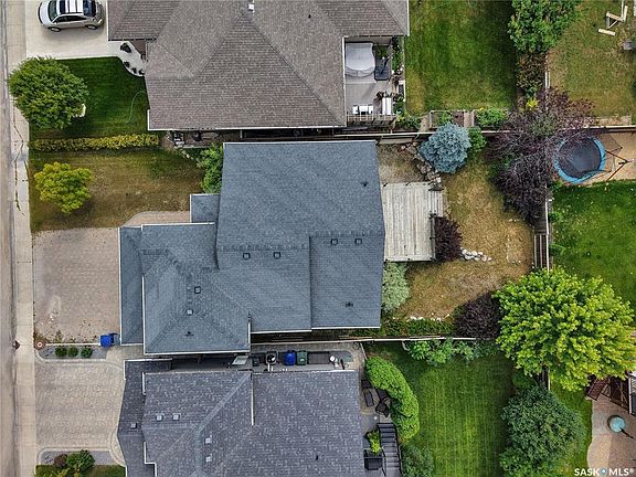 2nd image of 1103 Muzyka ROAD