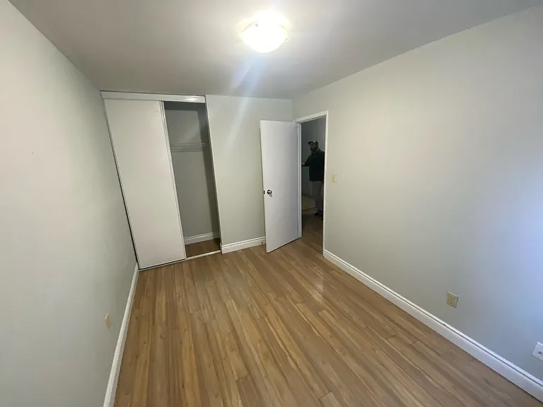 212 Colborne St — Photo 12