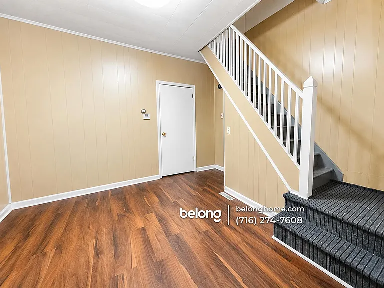 2207 Linwood Ave — Photo 9