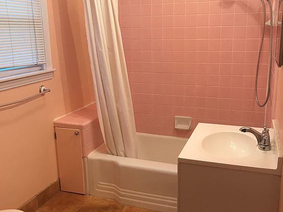 5th image of 1345 1/2 Parker Ave