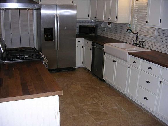 4th image of 2626 Materhorn Dr