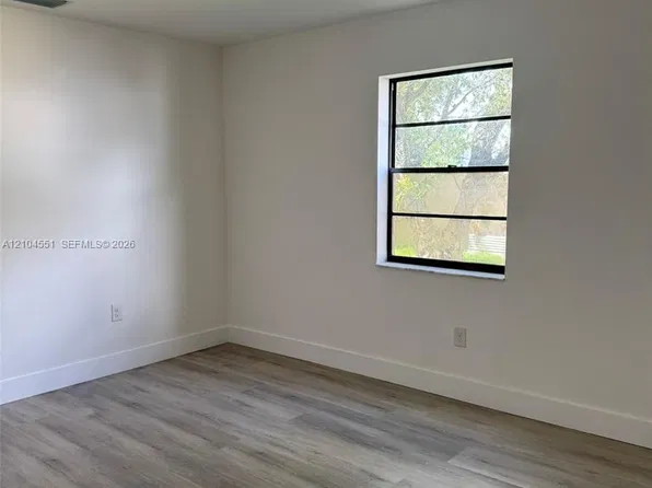 1320 W 46th St APT 28, Hialeah, FL 33012