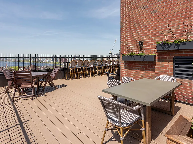 130 Bowdoin St #1703 — Photo 32